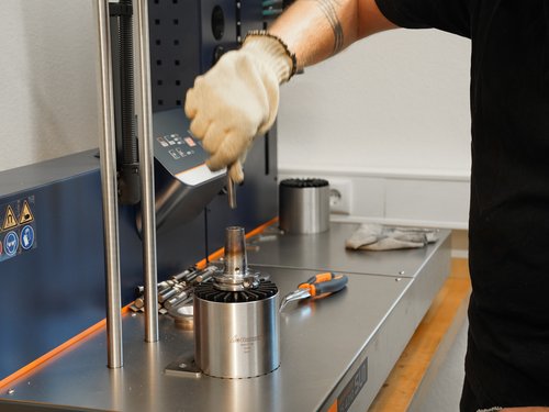 CNC-Werkzeugausgabe CNC-Werkzeugausgabe