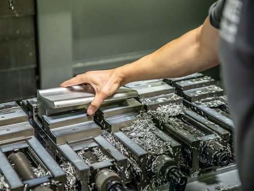 Zerspanung bei Schelle Metalltechnik Zerspanung bei Schelle Metalltechnik
